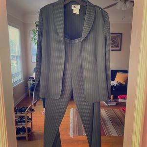 Cute vintage high waisted pants suit